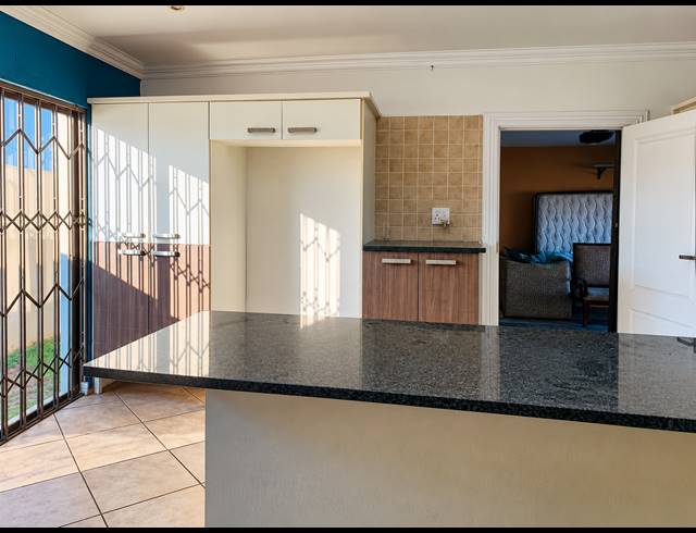 3 BEDROOM TOWNHOUSE FOR SALE IN VANDERBIJLPARK SE 2